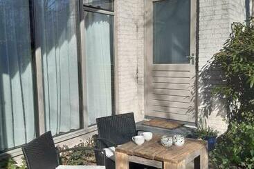 פנסיון Stad & Strand Studio