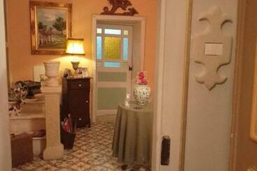 پانسیون Suite 120