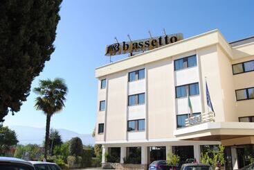 酒店 Bassetto