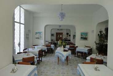 בית מלון כפרי Candia