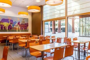 בית מלון כפרי Ibis Budget Antwerpen Centraal Station