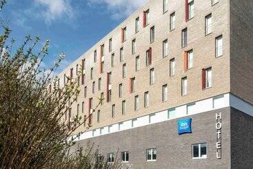 Отель Ibis Budget Brugge Centrum Station