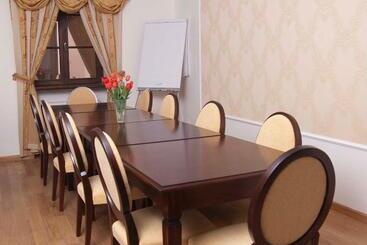 Отель Iosefin Residence