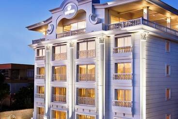 La Boutique Hotel & Suites