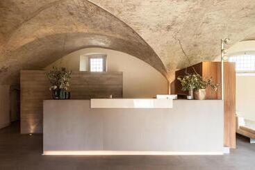 酒店 Nun Assisi Relais & Spa Museum