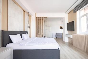 هتل Piccolo Mondo By Citybookings