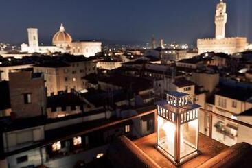 هتل Torre Guelfa Palazzo Acciaiuoli