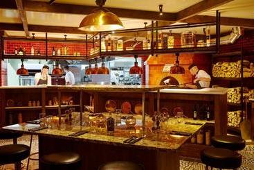 Westport Plaza Hotel, Spa & Leisure