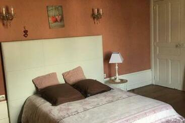 تختخواب و صبحانه Augustodun Home
