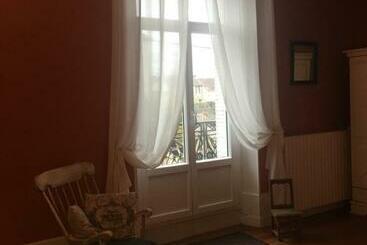 تختخواب و صبحانه Augustodun Home