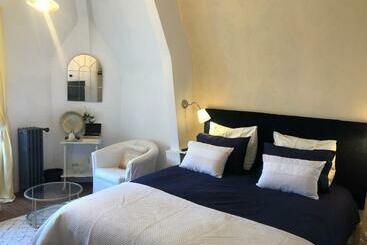 مبيت وإفطار Maison De La Comtesse