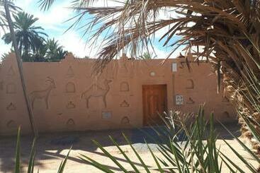 تختخواب و صبحانه Maison Etoile Du Desert