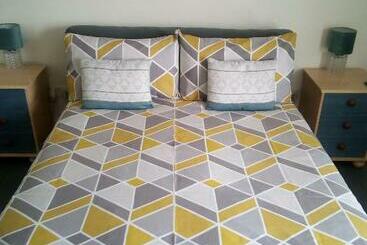 민박 The Corner House