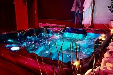فندق Suite Avec Jacuzzi Et Sauna Privée