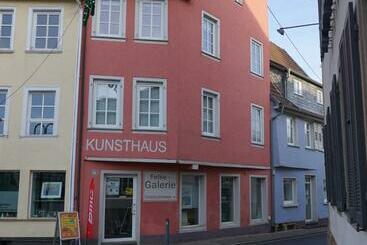 Пансион Kunsthaus Linn Gästezimmer Marktplatz 7a