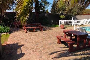 פנסיון Sibahlenomhlambi Guesthouse