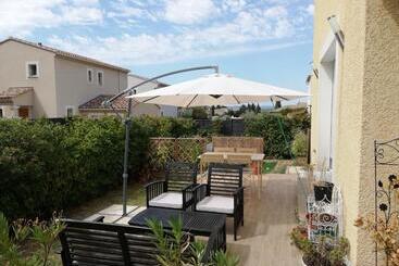 住宿加早餐  Chambre Hôtes Jacuzzi Climatiseur Provence
