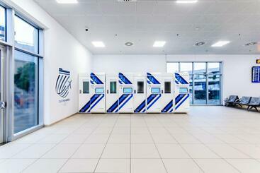 هتل کپسول Resting Pods   Zzzleepandgo Vce Venice Airport