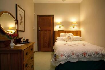 Lupus Den Country House B&b