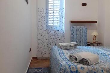 پانسیون Camera Rarisa Napoli Centro