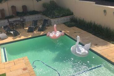 بنسيون Fleur De Lis Guesthouse