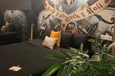 بنسيون Glass Cube