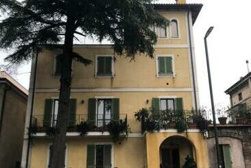 膳宿费 Lory’s Residence