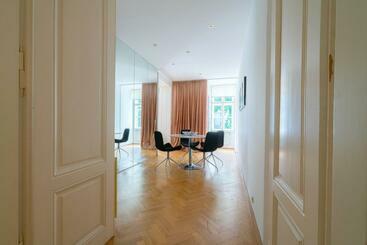 Vienna Residence, Am Heumarkt   Stadtpark