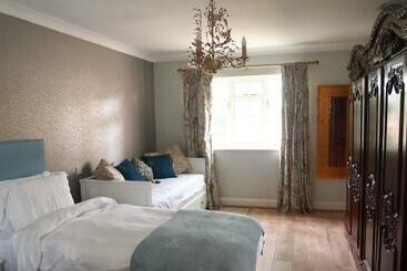 Abbots Leigh B&b