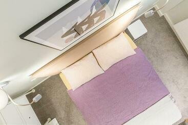 Art & Comfort Rooms