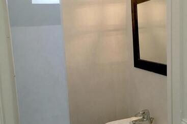 تختخواب و صبحانه Les Chambres De Louis