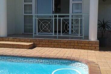 פנסיון Come Home In Oudtshoorn Self Catering Units