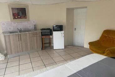 פנסיון Emfuleni Country House