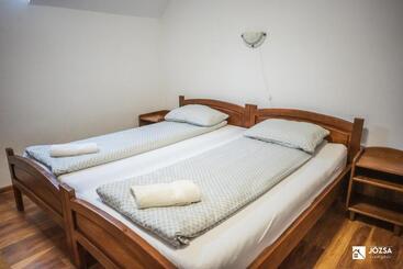 膳宿费 Józsa Vendégház