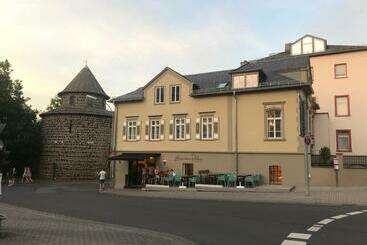 تختخواب و صبحانه Konrads Limburg   Hotel & Gästehaus