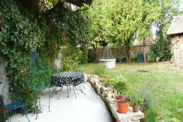 مبيت وإفطار La Lézardière