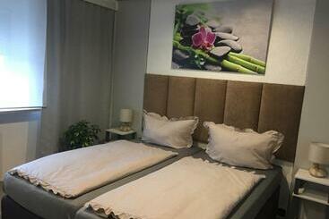 ペンション Klein Haus 12a