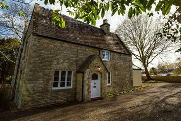 ペンション Old School Wolverton