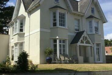 پانسیون Park House