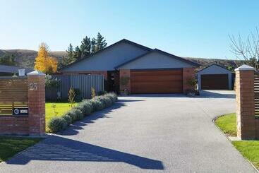 تختخواب و صبحانه 23onalbert