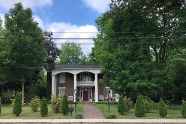 مبيت وإفطار Belmont Inn