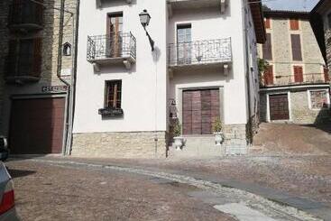 مبيت وإفطار La Montadaria