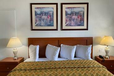 فندق International Inn On The Bay