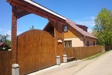 פנסיון Emília Vendégház