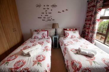 بنسيون Froggy Bay Is The Best All The Way!