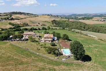Отель Cerqueti Agriturismo