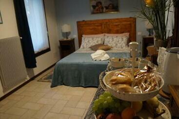 پانسیون La Brigata Apartments Suite Room