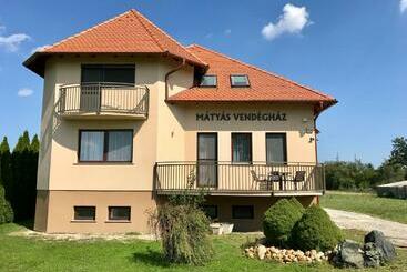 Пансион Mátyás Vendégház