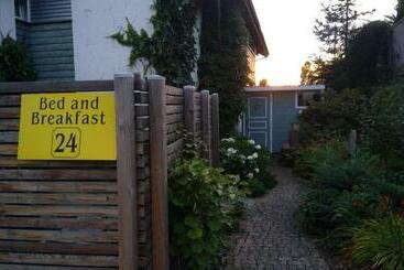 Bed And Breakfast 24