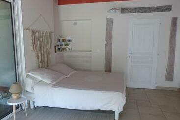 مبيت وإفطار L Epicerie